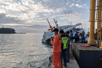 Diduga bocor, 66 orang dalam KM Dharma Rucitra III dievakuasi selamat