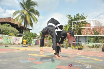REGENERASI PENCAK SILAT DI PALEMBANG