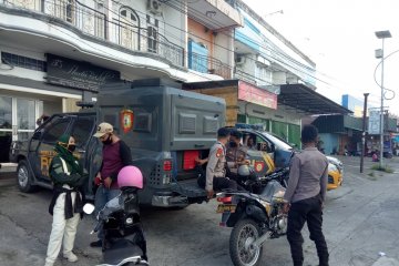 Polres Mimika siagakan anggota di Jalan Busiri Sempan cegah keributan