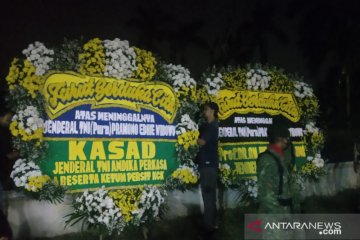 Jenazah Pramono Edhie tiba di Puri Cikeas, kerabat berdatangan