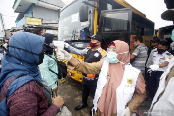 Pemprov DKI Jakarta bantu urai penumpang KRL