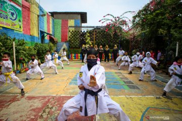 Latihan karate dengan protokol kesehatan