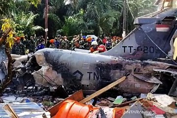 Pesawat TNI AU jatuh di kawasan permukiman penduduk di Riau