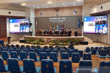 1.500 lulusan Undip diwisuda dari jarak jauh