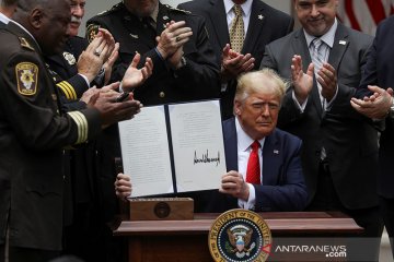 Trump teken surat perintah terkait reformasi kepolisian