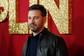 Jimmy Kimmel pikirkan bagaimana cara bawakan acara Emmy Awards