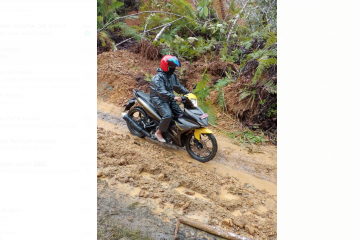 Jalan di perbatasan RI-Malaysia di Kapuas Hulu bisa dilalui kendaraan