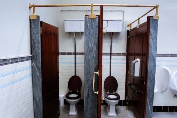 Di universitas Korsel, pakai toilet dibayar dengan uang digital