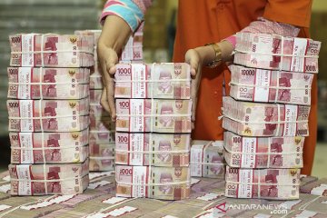 Rupiah melemah di tengah tarik menarik sentimen di pasar uang