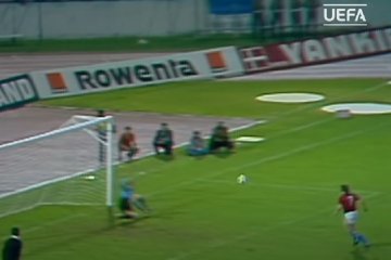 Penalti Panenka di final Euro 1976, teknik unik yang dicatat sejarah