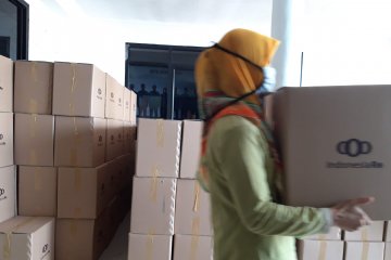 Indonesia Re bagikan ratusan paket sembako kepada masyarakat terdampak pandemi