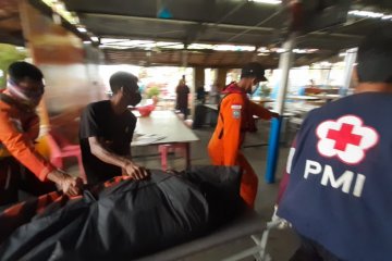 Dua orang meninggal dunia akibat perahu motor terbalik