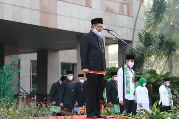 Peserta upacara HUT Jakarta di Jaksel kenakan baju khas Betawi