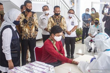 Empat warga Karawang positif COVID-19 sepulang dari Timur Tengah