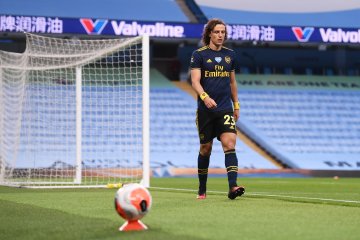 Kontrak David Luiz diperpanjang satu tahun