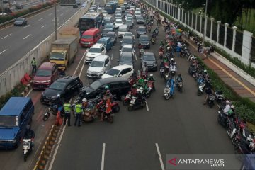 Pengalihan rute TransJakarta ditambah akibat demo FPI