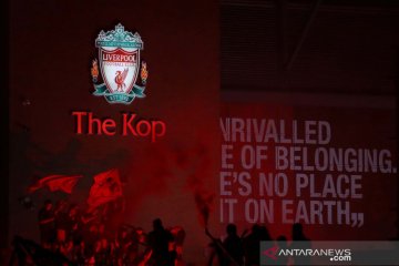 Fans Liverpool merahkan kota untuk rayakan juara