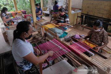 Produksi tenun tradisional Bali kembali bergairah