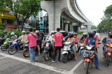 Dukung pemerintah, "startup" logistik ini bagikan 50.000 masker gratis