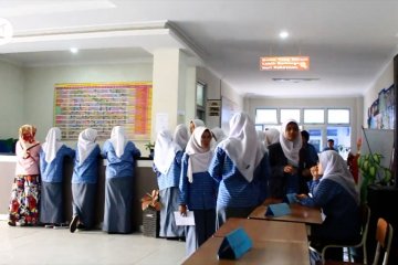 Sumbar buka sekolah Juli dengan syarat