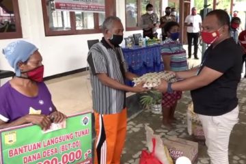 Walikota Jayapura memastikan distribusi BLT dan 10.000 paket sembako tepat sasaran