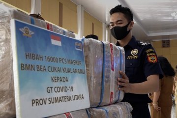 Hibahkan masker sitaan, Bea Cukai Kualanamu fokus edukasi di bandara