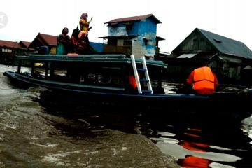 Menyusuri senja di Sungai Mentaya