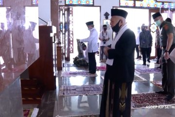 Masuki tatanan normal baru, Wapres pimpin shalat Jumat di Masjid  Baiturrahman