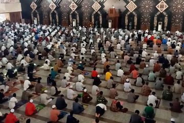 Masjid At Tin TMII gelar Shalat Jumat perdana