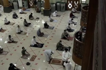 Shalat Jumat digelar lagi, DMI ingatkan protokol kesehatan