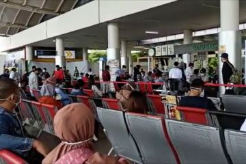 Calon penumpang ramaikan Bandara Depati Amir Pangkalpinang