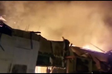 Pabrik roti terbakar di Cirebon 