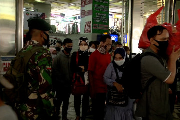 Pasar Tanah Abang berlakukan sistem kios ganjil genap