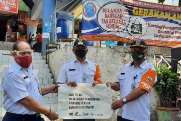 Efektivitas larangan kantong plastik DKI Jakarta dipertanyakan