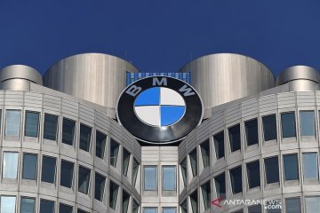 BMW buka-bukaan soal sumber bahan baku baterai mobil listrik