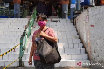 Kemarin, perpanjangan PSBB Transisi hingga larangan kantong plastik