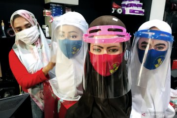 Penjualan masker khusus pelajar