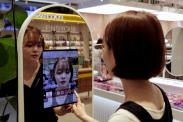 Perusahaan Korsel pakai cermin berteknologi AR untuk coba kosmetik