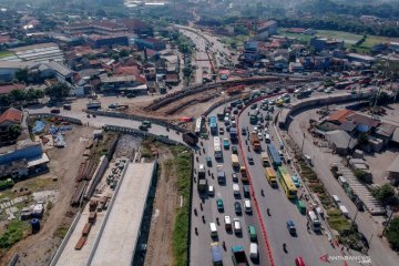 Percepat akses Kertajati, Jokowi tagih penyelesaian tol Cisumdawu