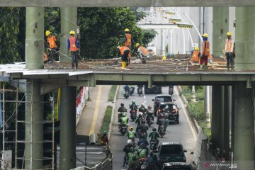 Progres pembangunan skybridge halte CSW-MRT ASEAN