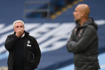 Steve Bruce tak mau cari alasan untuk ambruknya Newcastle 0-5