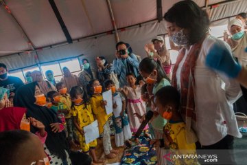 Menteri PPPA kunjungi pengungsi bencana longsor Lebak