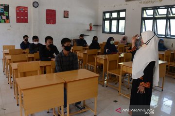 Simulasi protokol kesehatan jelang mulai sekolah