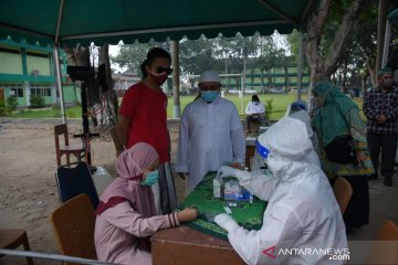 Stafsus Presiden gelar uji cepat COVID-19 di Ponpes As Shidiqiyah