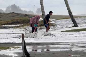 Banjir rob di Aceh Barat