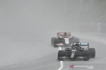 Hujan lebat di kualifikasi, Hamilton rebut pole position GP Styria