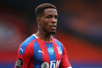 Wilfried Zaha desak media sosial hapus akun para pelaku rasialisme