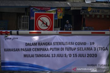 Pasar Cempaka Putih ditutup sementara karena 41 pedagang positif COVID-19