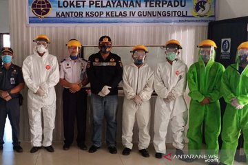 Otoritas Pelabuhan Gunungsitoli-Sumut wajibkan pengunjung pakai masker
