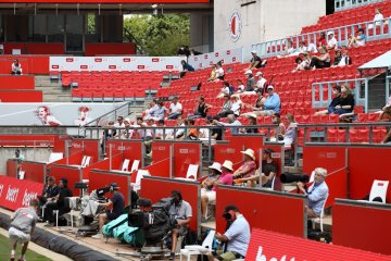 Inggris bolehkan penonton masuk stadion mulai 1 Oktober